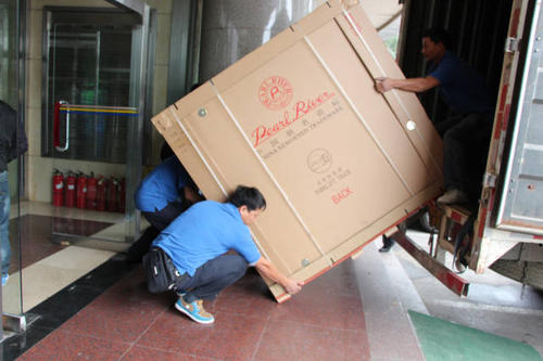 淇滨钢琴贵重工艺品无忧运